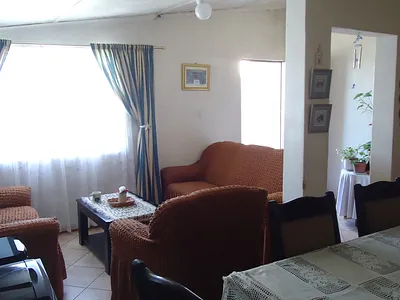 2 Bedroom House For Sale in Macassar - 8VI6.webp