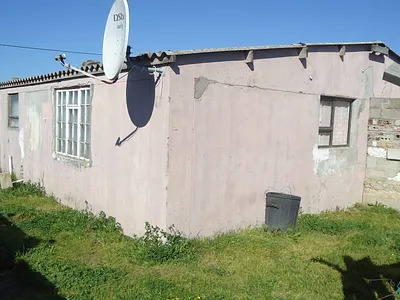 2 Bedroom House For Sale in Macassar - V2DC.webp