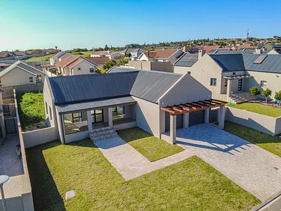 3 Bedroom House For Sale in Vredenburg - a9PI.webp