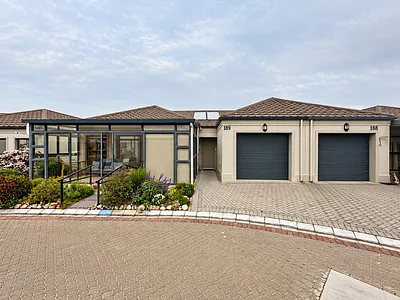 2 Bedroom Townhouse For Sale in Somerset West - nAVl.webp