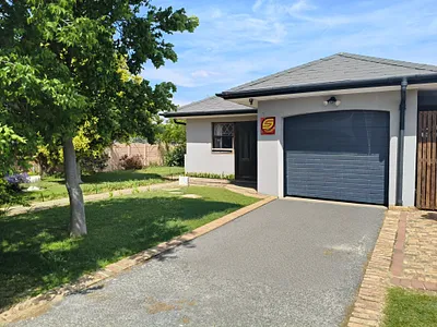 3 Bedroom House To Rent in Strand - 7zxb.webp