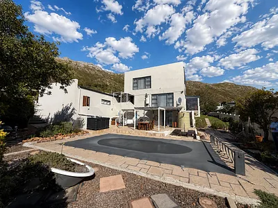 3 Bedroom House For Sale in Gordons Bay - 63Si.webp