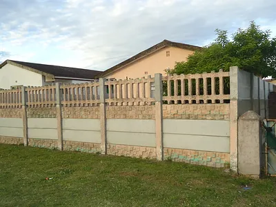 3 Bedroom House For Sale in Macassar - 55F1.webp