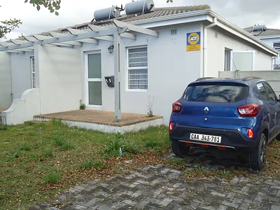 2 Bedroom House For Sale in Blue Downs - xpaR.webp