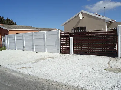 2 Bedroom House For Sale in Strand - img
