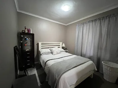 1 Bedroom Apartment To Rent in Gordons Bay Central, Gordons Bay - tclE.webp