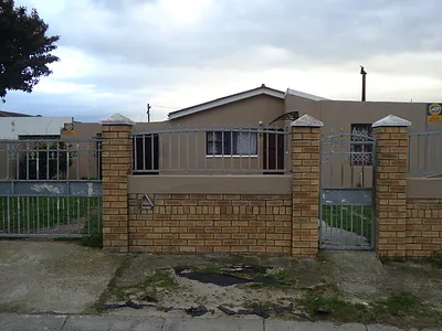 3 Bedroom House For Sale in Eersterivier - YZqf.webp