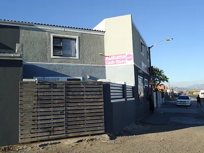 8 Bedroom House For Sale in Cape Town - img