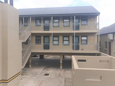 0.5 Bedroom Apartment For Sale in Paarl - fg5U.webp