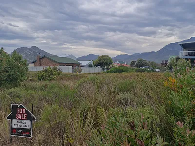 Vacant Land For Sale in Pringle Bay - 6cVp.webp