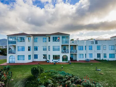 2 Bedroom Apartment For Sale in Hermanus - 8196.webp