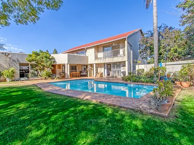 4 Bedroom House For Sale in Roodepoort - qshy.webp