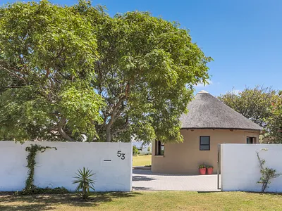 1 Bedroom House For Sale in Hermanus - AfpA.webp