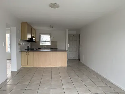 2 Bedroom Apartment For Sale in Somerset West - img