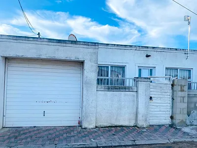 3 Bedroom House For Sale in Khayelitsha - g2Pp.webp
