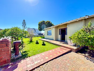 4 Bedroom House For Sale in Cape Town - GgAL.webp