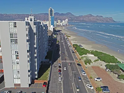 2 Bedroom Apartment For Sale in Strand - img