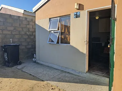 2 Bedroom House For Sale in Eersterivier - k7Qe.webp