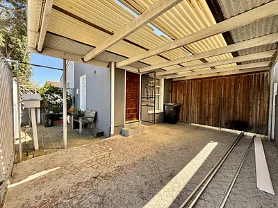 3 Bedroom House For Sale in Mitchells Plain - J5YH.webp