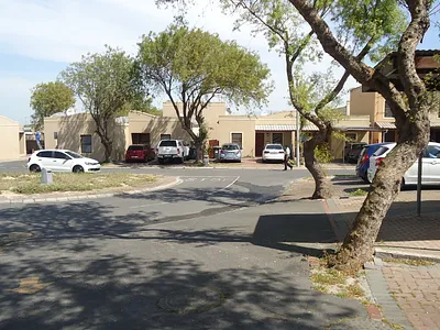 2 Bedroom House For Sale in Blue Downs - Ag9h.webp