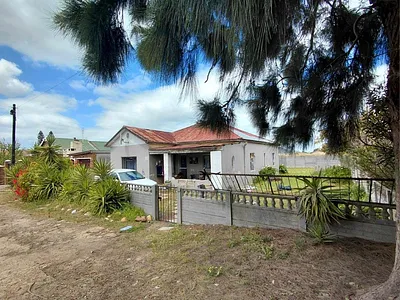 3 Bedroom House For Sale in Somerset West - AAWn.webp