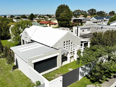 4 Bedroom House For Sale in Kleinmond - afpC.webp