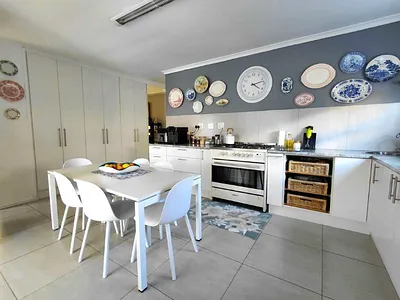 5 Bedroom House For Sale in Gordons Bay - 5oKE.webp