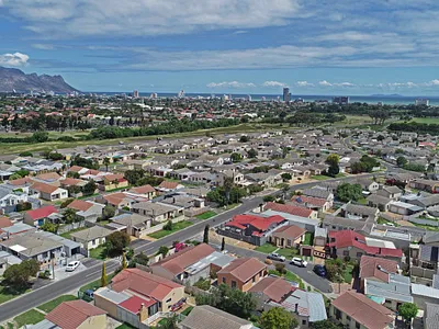 2 Bedroom House For Sale in Somerset West - cc1j.webp