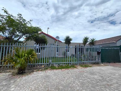 3 Bedroom House For Sale in Strand - 7WiZ.webp