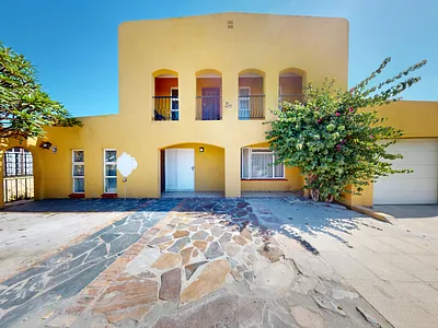 9 Bedroom House For Sale in Somerset West - slC5.webp