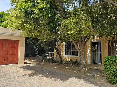 2 Bedroom Apartment For Sale in Strand - X19P.webp