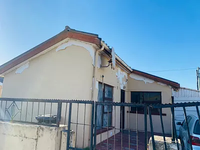 3 Bedroom House For Sale in Khayelitsha - HwSa.webp