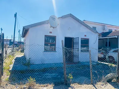 2 Bedroom House For Sale in Khayelitsha - ZxHL.webp