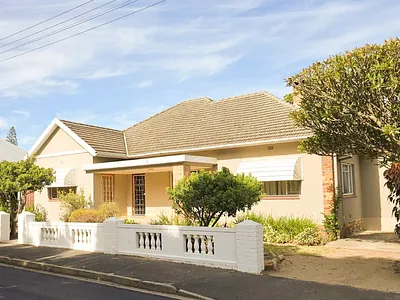 5 Bedroom House To Rent in Paarl - DKLO.webp