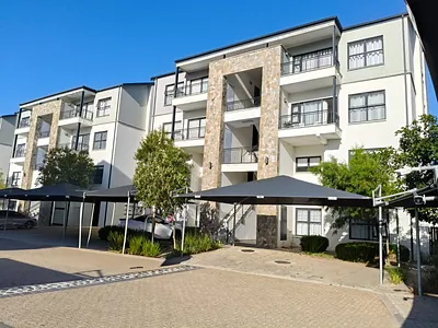 1 Bedroom Apartment For Sale in Somerset West - ldyD.webp