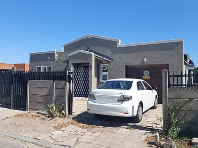 7 Bedroom House For Sale in Kuils River - OJoL.webp