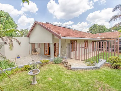 4.5 Bedroom Townhouse For Sale in Randburg - t5Q4.webp