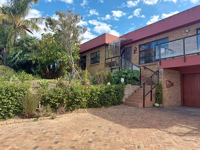 1 Bedroom House To Rent in Somerset West - jUMs.webp