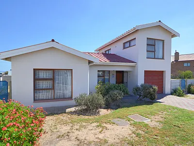 4 Bedroom House For Sale in Yzerfontein - 15Dk.webp