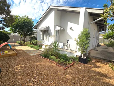 2 Bedroom House For Sale in Paarl - QU9U.webp