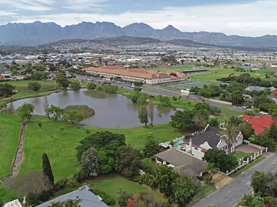 3 Bedroom House For Sale in Strand - ZNsV.webp