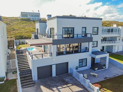 5 Bedroom House For Sale in Yzerfontein - rZQT.webp