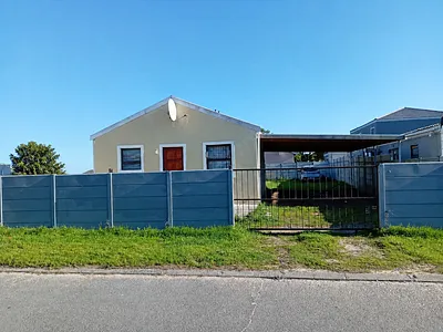 3 Bedroom House For Sale in Eersterivier - 3Cur.webp