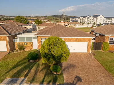 4 Bedroom House For Sale in Kuils River - PUmZ.webp