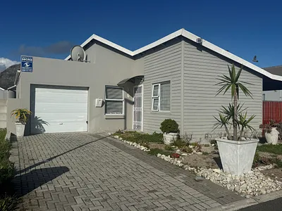 2 Bedroom House For Sale in Gansbaai - mpDX.webp