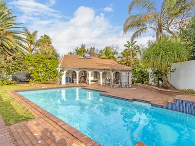 4 Bedroom House For Sale in Randburg - ZhIe.webp