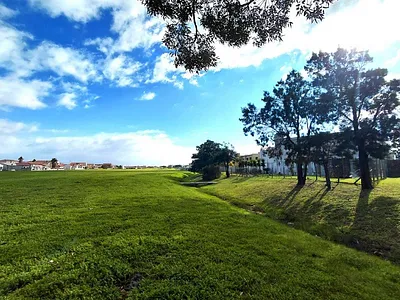 4 Bedroom House For Sale in Gordons Bay - 5Awp.webp