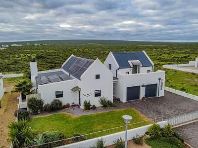 4 Bedroom House For Sale in Jacobsbaai - R2Xy.webp