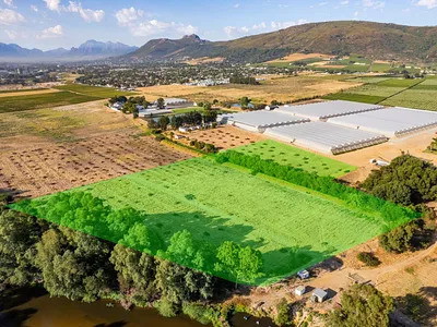 Farm For Sale in Paarl - 3Gbi.webp