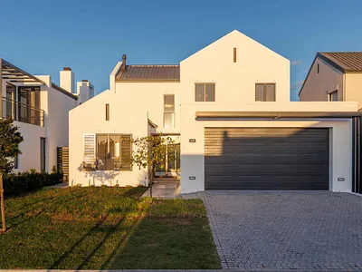 4 Bedroom House For Sale in Paarl - HCfn.webp